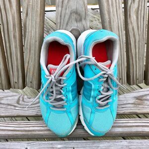 Cute Nike Air sneakers in size 8